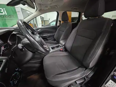 Ford Kuga 2017 - 16500 EUR, 105904 km - AUTO.MOTO.pt - 105904km - foto 2 de 11