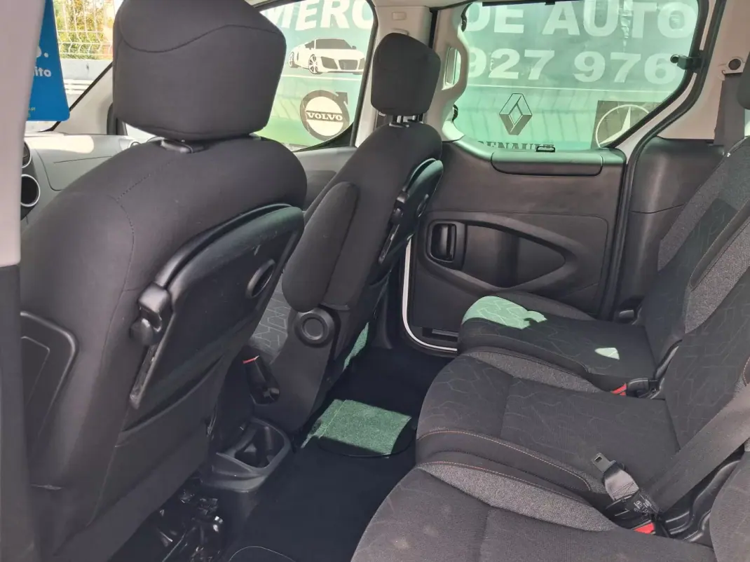 Peugeot Partner 2017 - 10800 EUR, 105000 km - AUTO.MOTO.pt - 105000km - foto 7 de 14