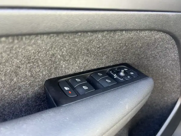 Volvo XC 40 2022 - 27947 EUR, 57500 km - AUTO.MOTO.pt - 57500km - foto 20 de 20