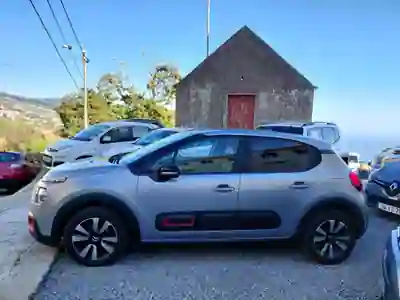 Citroën C3 2021 - 13500 EUR, 130000 km - AUTO.MOTO.pt - 130000km - foto 2 de 14