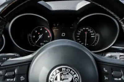 Alfa Romeo Stelvio 2017 - 29400 EUR, 139000 km - AUTO.MOTO.pt - 139000km - foto 19 de 35