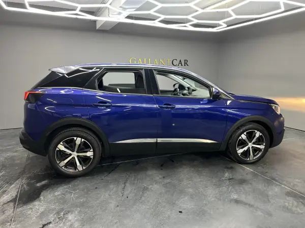 Peugeot 3008 2020 - 17000 EUR, 142000 km - AUTO.MOTO.pt - 142000km - foto 7 de 42
