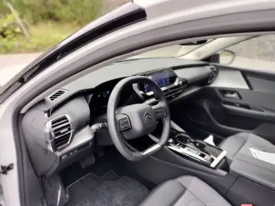 Citroën C5 X 2023 - 35000 EUR, 6500 km - AUTO.MOTO.pt - 6500km - foto 28 de 29