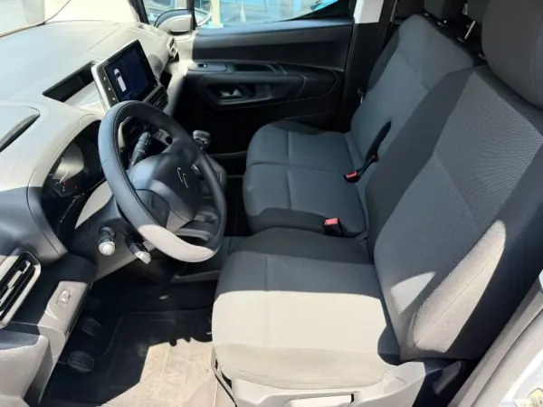 Citroën BERLINGO VAN XL 1.5 BLUE HDI 3 LUGARES 2023 - 16900 EUR, 100000 km - AUTO.MOTO.pt - 100000km - foto 7 de 8