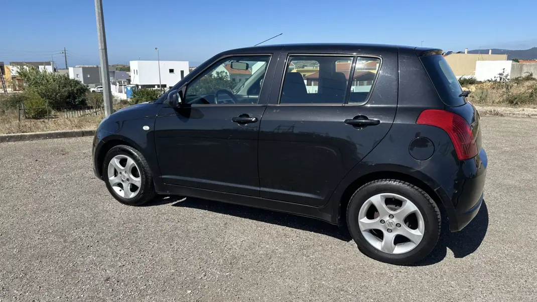 Suzuki Swift 2007 - 3250 EUR, 260000 km - 260000km - foto 9 de 9