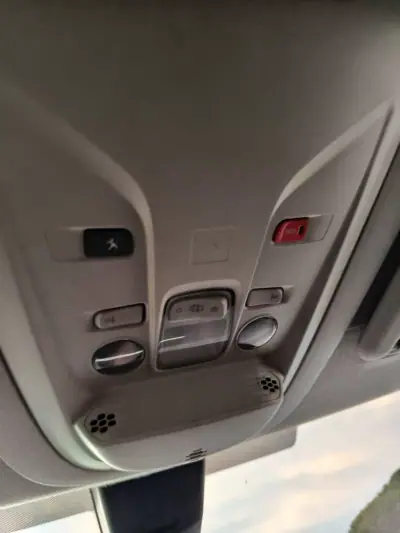 Citroën Berlingo 2019 - 10500 EUR, 198000 km - AUTO.MOTO.pt - 198000km - foto 4 de 6