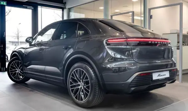 Porsche Macan 2025 - 82900 EUR, 20000 km - AUTO.MOTO.pt - 20000km - foto 3 de 6