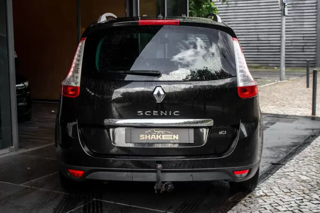 Renault Grand Scénic 2015 - 8990 EUR, 282413 km - AUTO.MOTO.pt - 282413km - foto 9 de 43