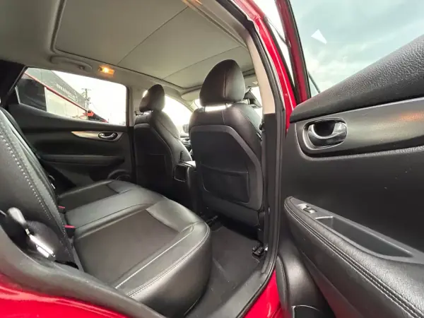 Nissan Qashqai 2018 - 15000 EUR, 84774 km - AUTO.MOTO.pt - 84774km - foto 22 de 23