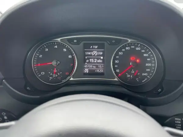 Audi A1 Sportback 2018 - 15250 EUR, 85720 km - AUTO.MOTO.pt - 85720km - foto 8 de 17