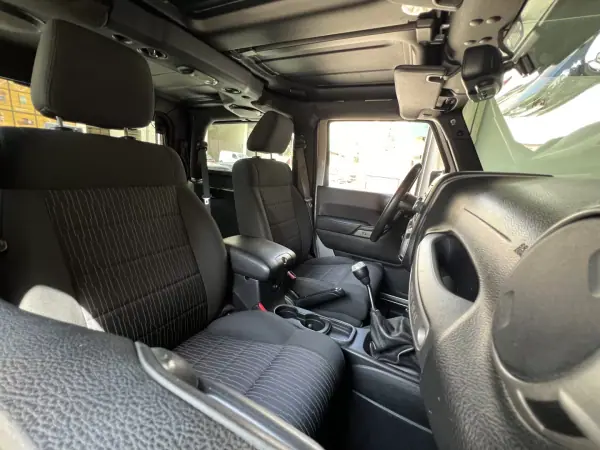 Jeep Wrangler 2014 - 39990 EUR, 115000 km - AUTO.MOTO.pt - 115000km - foto 7 de 54