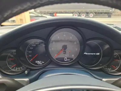 Porsche Panamera 2011 - 47900 EUR, 133621 km - 133621km - foto 34 de 36