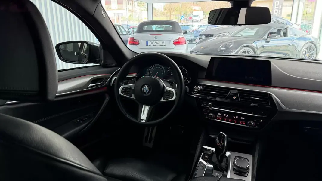 BMW 520 2017 - 23990 EUR, 262000 km - AUTO.MOTO.pt - 262000km - foto 26 de 40