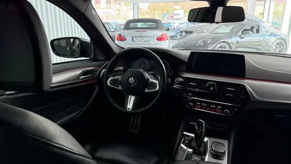 BMW 520 2017 - 21990 EUR, 262000 km - AUTO.MOTO.pt - 262000km - foto 26 de 40