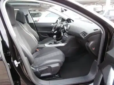 Peugeot 308 2019 - 15250 EUR, 160913 km - AUTO.MOTO.pt - 160913km - foto 31 de 37