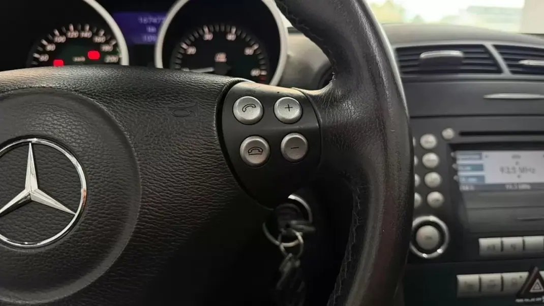 Mercedes-Benz SLK 200 2004 - 13990 EUR, 167477 km - AUTO.MOTO.pt - 167477km - foto 17 de 24