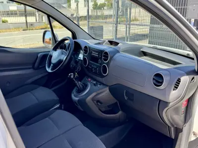 Citroën 2018 - 10500 EUR, 163000 km - AUTO.MOTO.pt - 163000km - foto 9 de 19