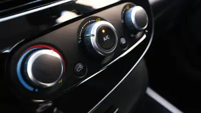 Renault Clio 2018 - 12000 EUR, 78100 km - AUTO.MOTO.pt - 78100km - foto 12 de 19