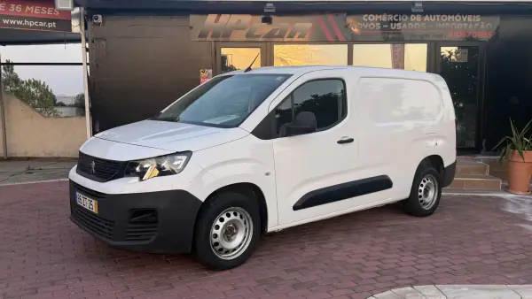 Peugeot Partner 2020 - 12990 EUR, 130000 km - AUTO.MOTO.pt - 130000km - foto 6 de 23
