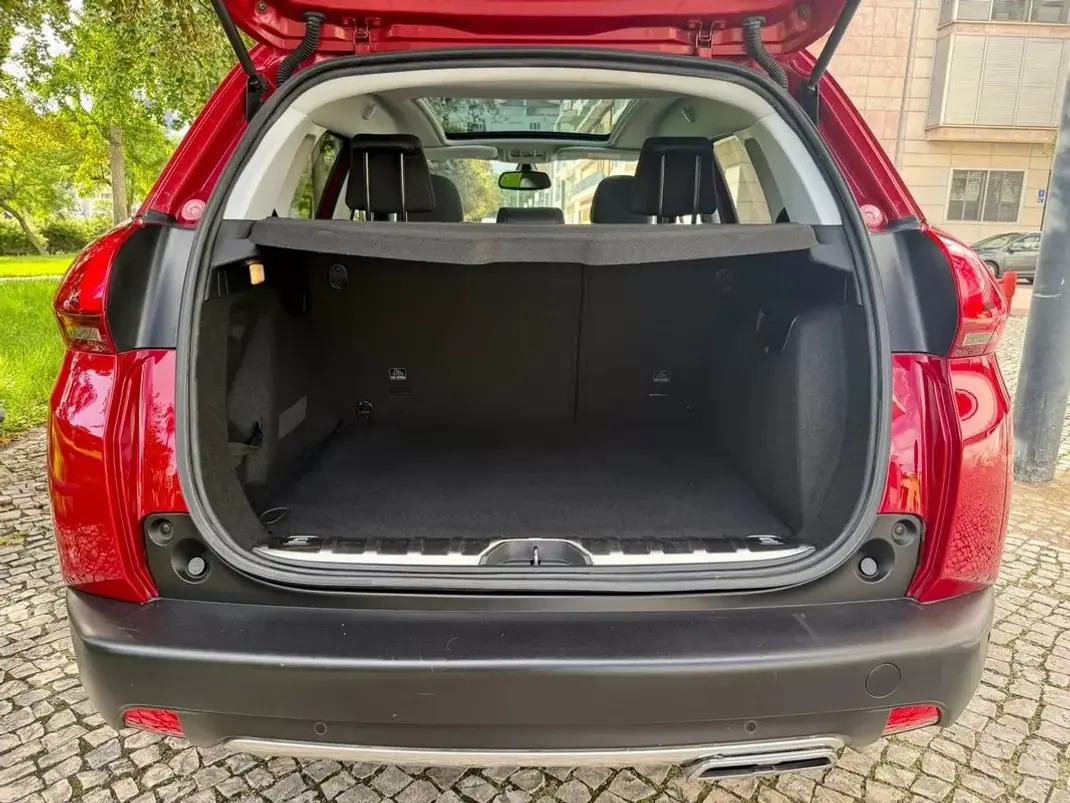 Peugeot 2008 2017 - 9990 EUR, 107000 km - AUTO.MOTO.pt - 107000km - foto 41 de 42
