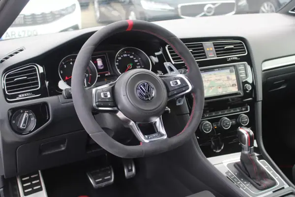 Volkswagen Golf 2017 - 33990 EUR, 55000 km - AUTO.MOTO.pt - 55000km - foto 19 de 33