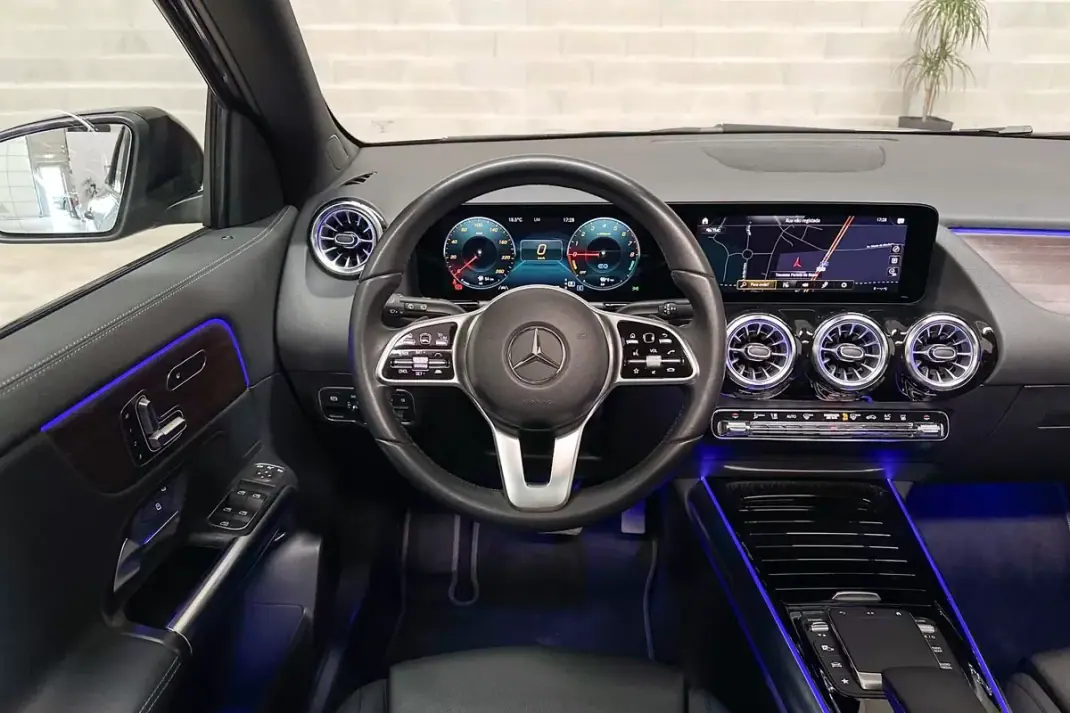 Mercedes-Benz GLA 250 2021 - 33950 EUR, 52396 km - AUTO.MOTO.pt - 52396km - foto 51 de 60