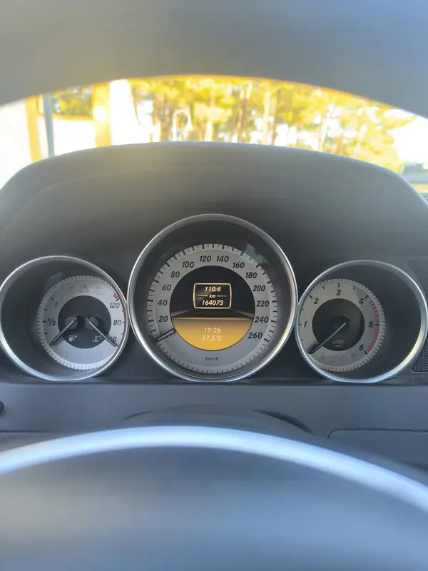 Mercedes-Benz C 220 2011 - 12500 EUR, 160000 km - AUTO.MOTO.pt - 160000km - foto 4 de 15