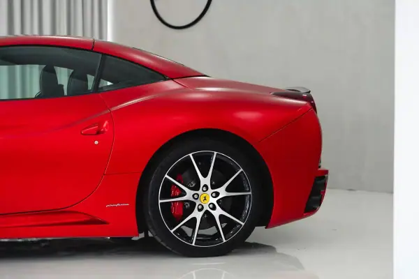 Ferrari California 2010 - 114950 EUR, 60515 km - AUTO.MOTO.pt - 60515km - foto 10 de 37