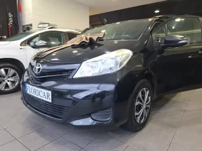 Toyota Yaris 2012 - 7900 EUR, 160000 km - AUTO.MOTO.pt - 160000km - foto 4 de 16