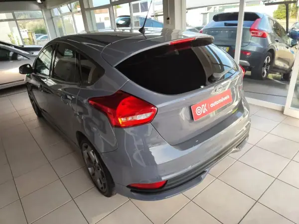 Ford Focus 2015 - 20500 EUR, 125550 km - AUTO.MOTO.pt - 125550km - foto 8 de 40