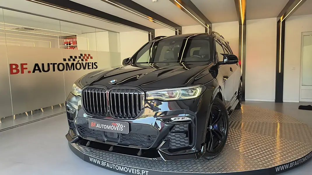 BMW X7 2022 - 65900 EUR, 194444 km - AUTO.MOTO.pt - 194444km - foto 1 de 72