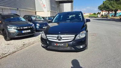 Mercedes-Benz B 180 2014 - 13890 EUR, 141469 km - AUTO.MOTO.pt - 141469km - foto 12 de 43
