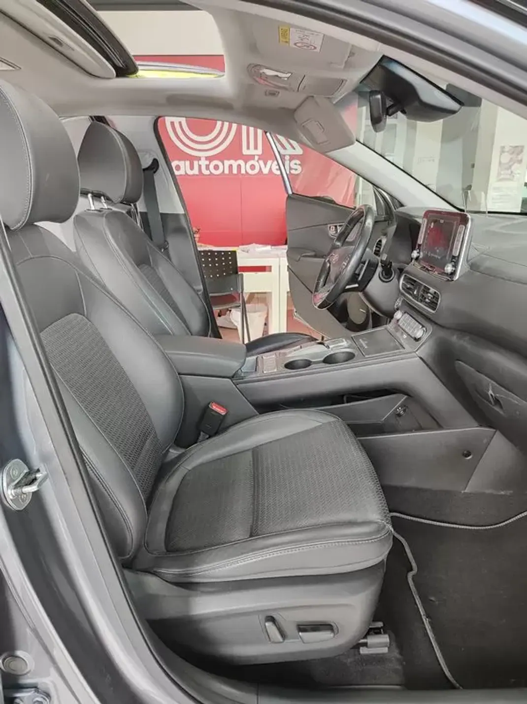Hyundai Kauai 2019 - 19750 EUR, 111500 km - AUTO.MOTO.pt - 111500km - foto 18 de 35