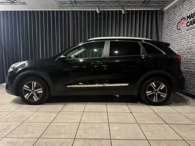 Kia Niro 2020 - 17490 EUR, 168000 km - AUTO.MOTO.pt - 168000km - foto 3 de 21