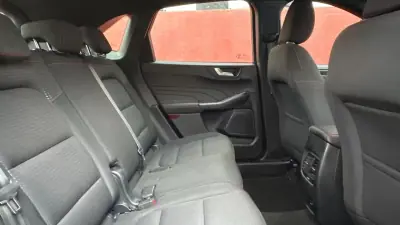 Ford Kuga 2022 - 17900 EUR, 76500 km - AUTO.MOTO.pt - 76500km - foto 10 de 12