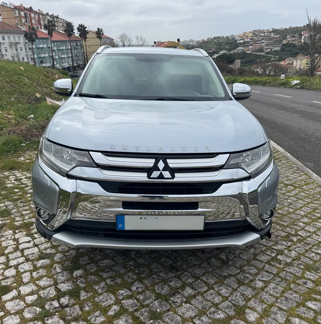 Mitsubishi Outlander 2017 - 15750 EUR, 185000 km - AUTO.MOTO.pt - 185000km - foto 2 de 15