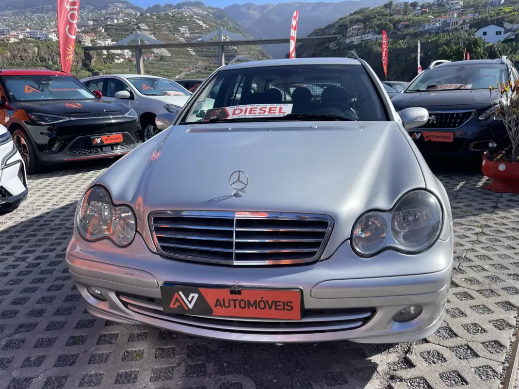 Mercedes-Benz C 220 2004 - 6950 EUR, 331544 km - AUTO.MOTO.pt - 331544km - foto 2 de 12