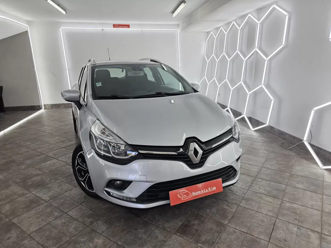 Renault Clio Sport Tourer 2019 - 8650 EUR, 259539 km - AUTO.MOTO.pt - 259539km - foto 5 de 24
