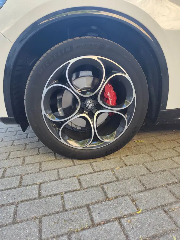 Alfa Romeo Stelvio 2.0 T Veloce Q4 AT8 2023 Petrol