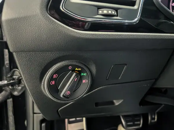 SEAT Leon ST 2019 - 27900 EUR, 87000 km - AUTO.MOTO.pt - 87000km - foto 18 de 23