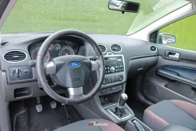 Ford Focus 1.8 TDCI 2006 - 3700 EUR, 330000 km - 330000km - foto 3 de 17