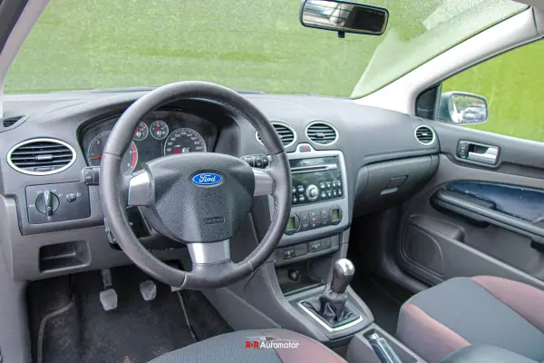 Ford Focus 1.8 TDCI 2006 - 3700 EUR, 330000 km - 330000km - foto 3 de 17