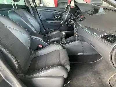 Renault Mégane Sport Tourer 2010 - 4990 EUR, 340390 km - AUTO.MOTO.pt - 340390km - foto 32 de 44
