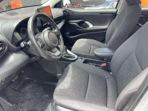 Toyota Yaris 2024 - 23500 EUR, 63319 km - AUTO.MOTO.pt - 63319km - foto 8 de 12