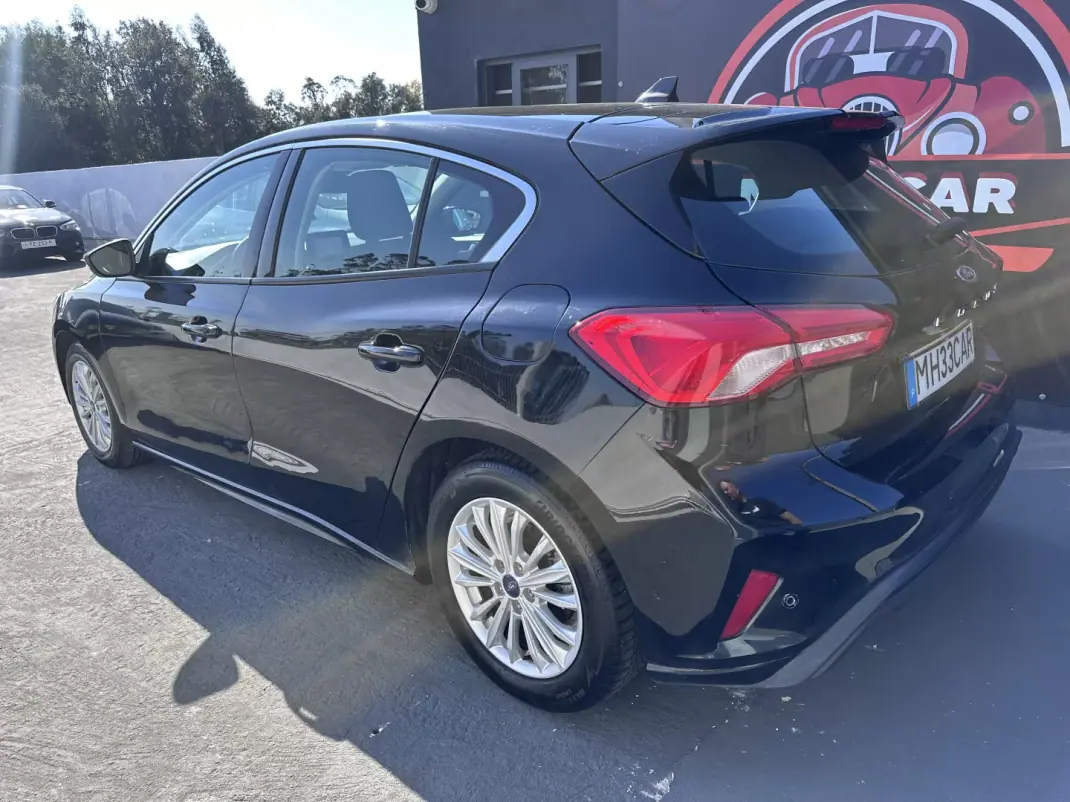 Ford Focus 2018 - 10900 EUR, 100000 km - AUTO.MOTO.pt - 100000km - foto 6 de 35