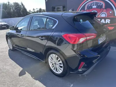 Ford Focus 2018 - 10900 EUR, 100000 km - AUTO.MOTO.pt - 100000km - foto 6 de 35