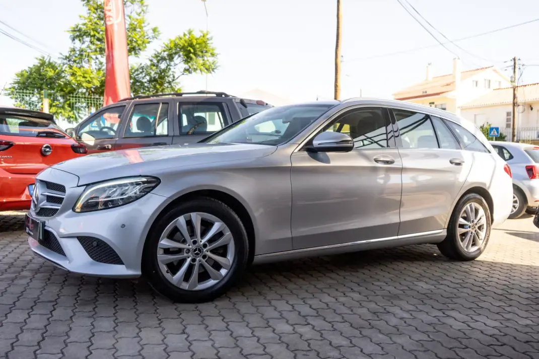 Mercedes-Benz C 200 2019 - 22900 EUR, 84000 km - AUTO.MOTO.pt - 84000km - foto 4 de 19