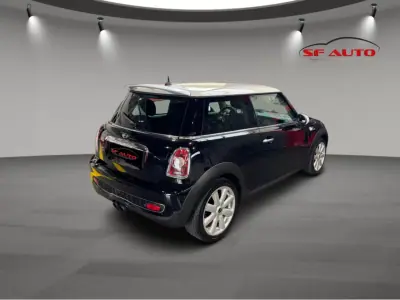 MINI Cooper 2009 - 10500 EUR, 157431 km - AUTO.MOTO.pt - 157431km - foto 5 de 10