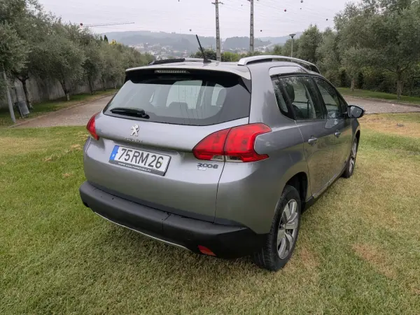 Peugeot 2008 2015 - 10990 EUR, 100000 km - 100000km - foto 7 de 14