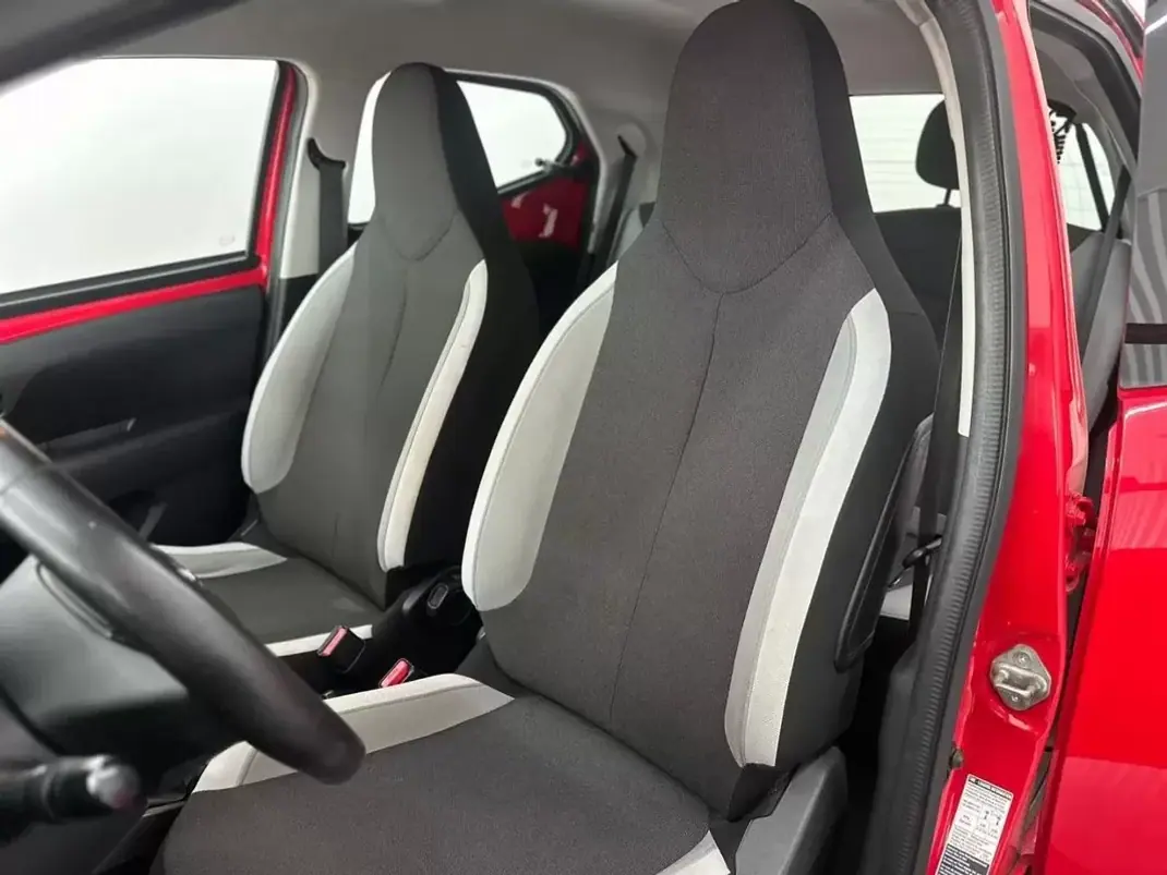 Toyota Aygo 2016 - 6990 EUR, 107121 km - AUTO.MOTO.pt - 107121km - foto 11 de 17
